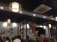 -黄桷树曹家私房菜(江与城店)