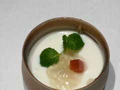自制酸奶配蜂巢蜜-四季民福烤鸭店(故宫店)