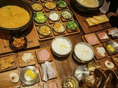 -银米·云南传统过桥米线(双廊黑金冠店)