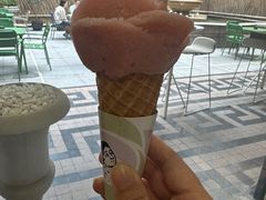 -潮一不贰·法式甜品·生日蛋糕·西式简餐(外滩店)