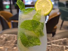 -星河吉酒店-BOND大堂吧·咖啡·简餐
