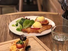 -Common Table · Brunch & Coffee