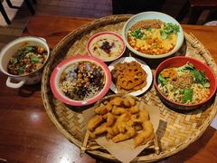 -爆炸头阿姨小四川正宗川味小吃(无任何分店)