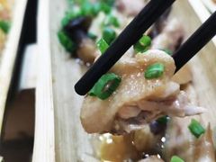 -胡须哥网红竹筒菜