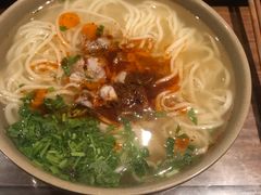 -亮亮面馆(经六路店)