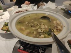 -鱼鲜饭香·招牌汽锅剁椒鱼头王