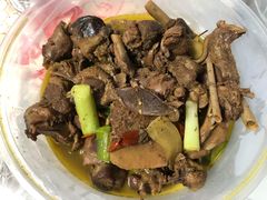 红烧老鹅-老子山小鱼锅贴·龙虾馆