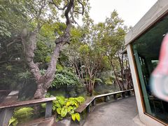 -Chom Cafe and Restaurant