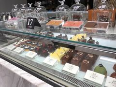 -UNI UNI(环亚凯瑟琳店)