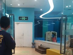 -Swim斯卫姆国际儿童游泳中心(红博中央公园店)