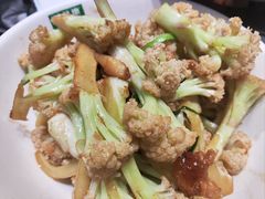 -绿草地·湘菜(酃湖师院店)