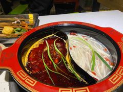 -钢管厂五区小郡肝串串香(奥克斯广场锦城万达店)