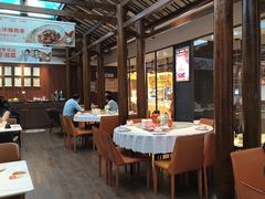 -阿瓦山寨·湘菜现炒·剁椒鱼头王(咸阳总店)