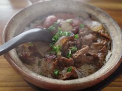 牛肉拼腊味煲仔饭-文记煲仔饭