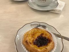 -Majestic Café