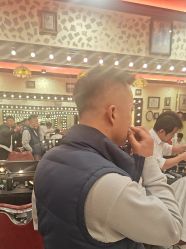 -东方先生国潮男士理发馆