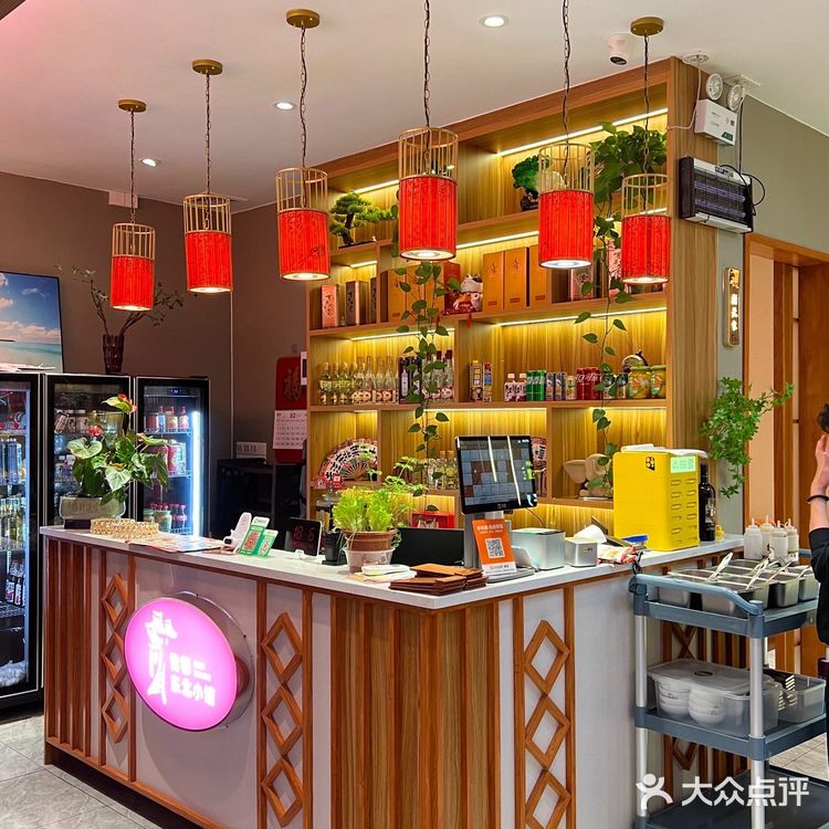 酸香浸透五花肉和血肠，汤汁浓醇不腻。雪衣豆沙果然惊艳