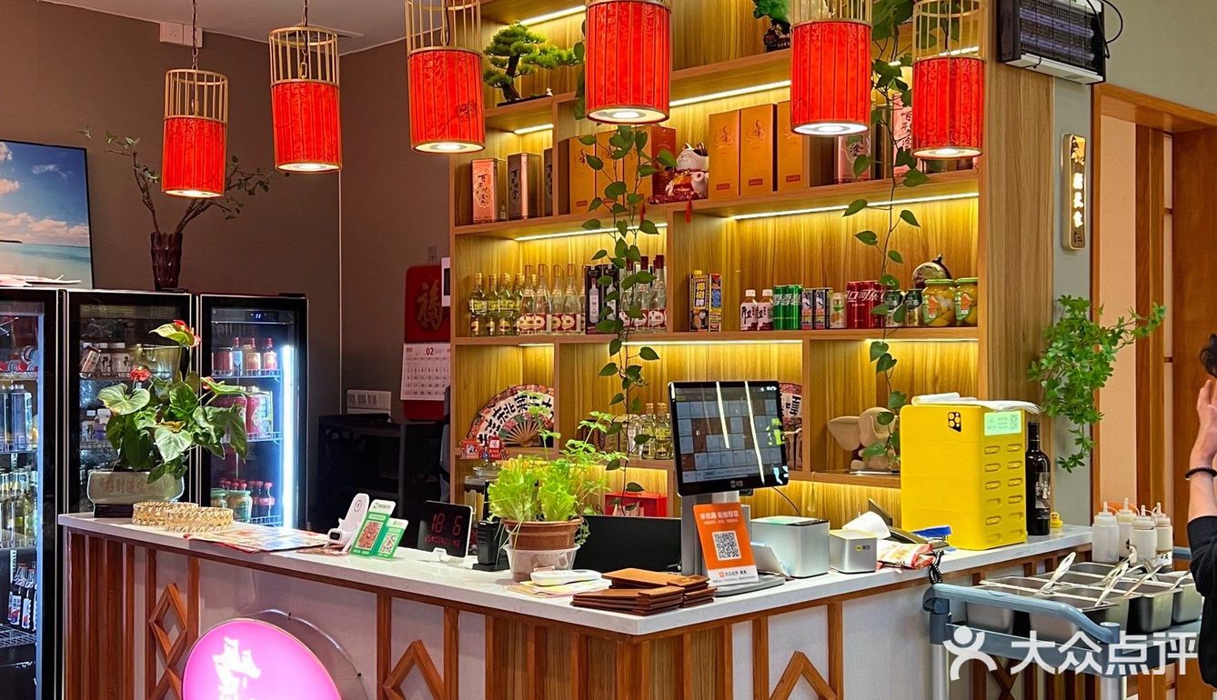 酸香浸透五花肉和血肠，汤汁浓醇不腻。雪衣豆沙果然惊艳