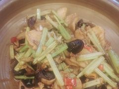 -阿瓦山寨·湘菜现炒·剁椒鱼头王(咸阳总店)