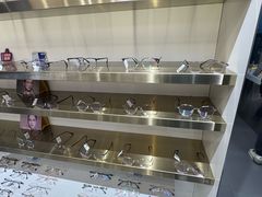 -视野联行眼镜•蔡司•依视路(温江店)