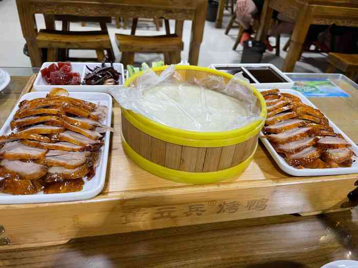 董立兵烤鸭店(山大店)-"又馋烤鸭啦!小伙伴推荐了老字号董立兵烤鸭.