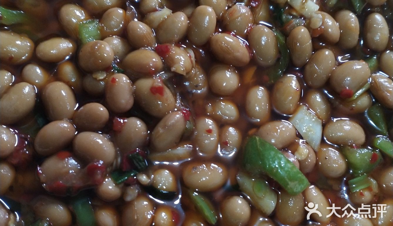 蒸的粑粑子配上买的酱豆子真是绝配啊