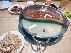 鸳鸯锅底-荷塘月色火锅餐厅