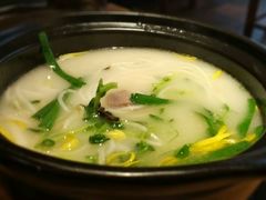 -云海肴·汽锅鸡·云南菜(天山百盛优客店)