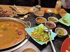 -顶顶汤火牛排火锅·经典铜锅涮肉