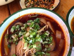 -拈签一笑黄牛肉辣卤串串
