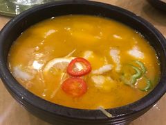 -香巴拉云南餐厅(华莱坞店)