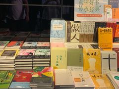 -钟书阁(松江泰晤士小镇店)