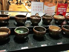 自助调料区-呷哺呷哺(万达新世界店)