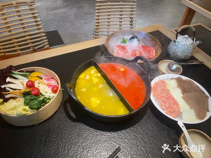 绣园苏式火锅·开创者·腌笃鲜(大洋百货店)图片