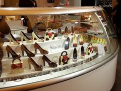 -文艺复兴百货(米兰大教堂广场店)