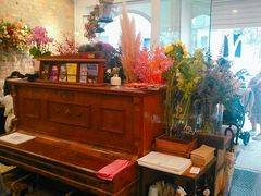 -FLOVIE FLORIST CAFE