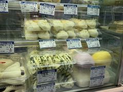 -白玉兰食品甜凤店(合生汇店)