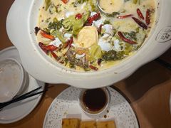-江渔儿酸菜鱼专门店(明珠广场店)