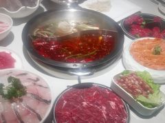 -茅草房·河畔园林火锅