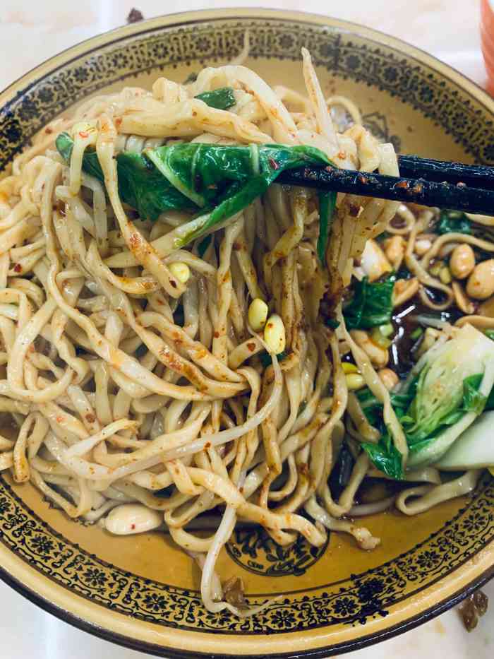 秦一碗西安瓦罐面(唱经楼店)-"想吃陕西哨子面很久了,于是找到这家 点