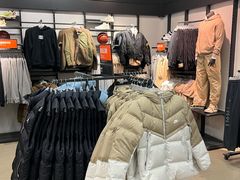 -百年港湾奥特莱斯(香炉礁店)