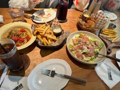 -三勾JJJ Burger&Coffee(梅溪湖店)