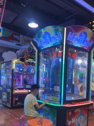 -卡通尼乐园(宝山龙湖天街店)