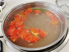牛骨番茄汤底-三头牛·潮汕牛肉生蚝火锅 (夏湾店)