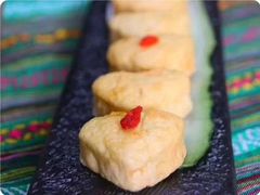 -老牌坊云南鱼豆花火锅(爱建店)