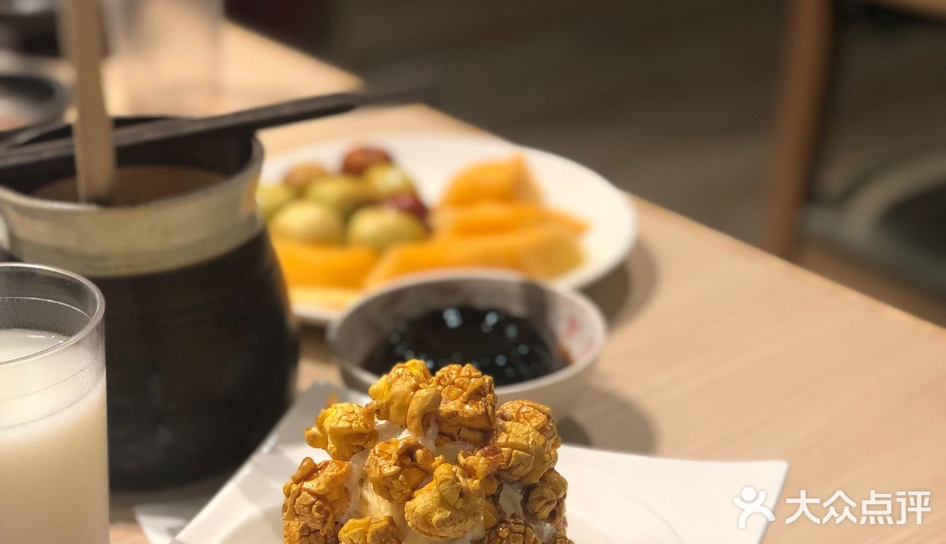 个人觉得还是值得选方案二 甜品种类繁多而且口味算不错