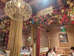 -老牌坊云南鱼豆花火锅(爱建店)