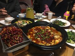 -徽湘园和马路串串火锅