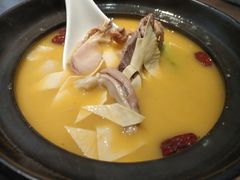 焖罐湛江鸡-将相和·海鲜蒸饺大连菜