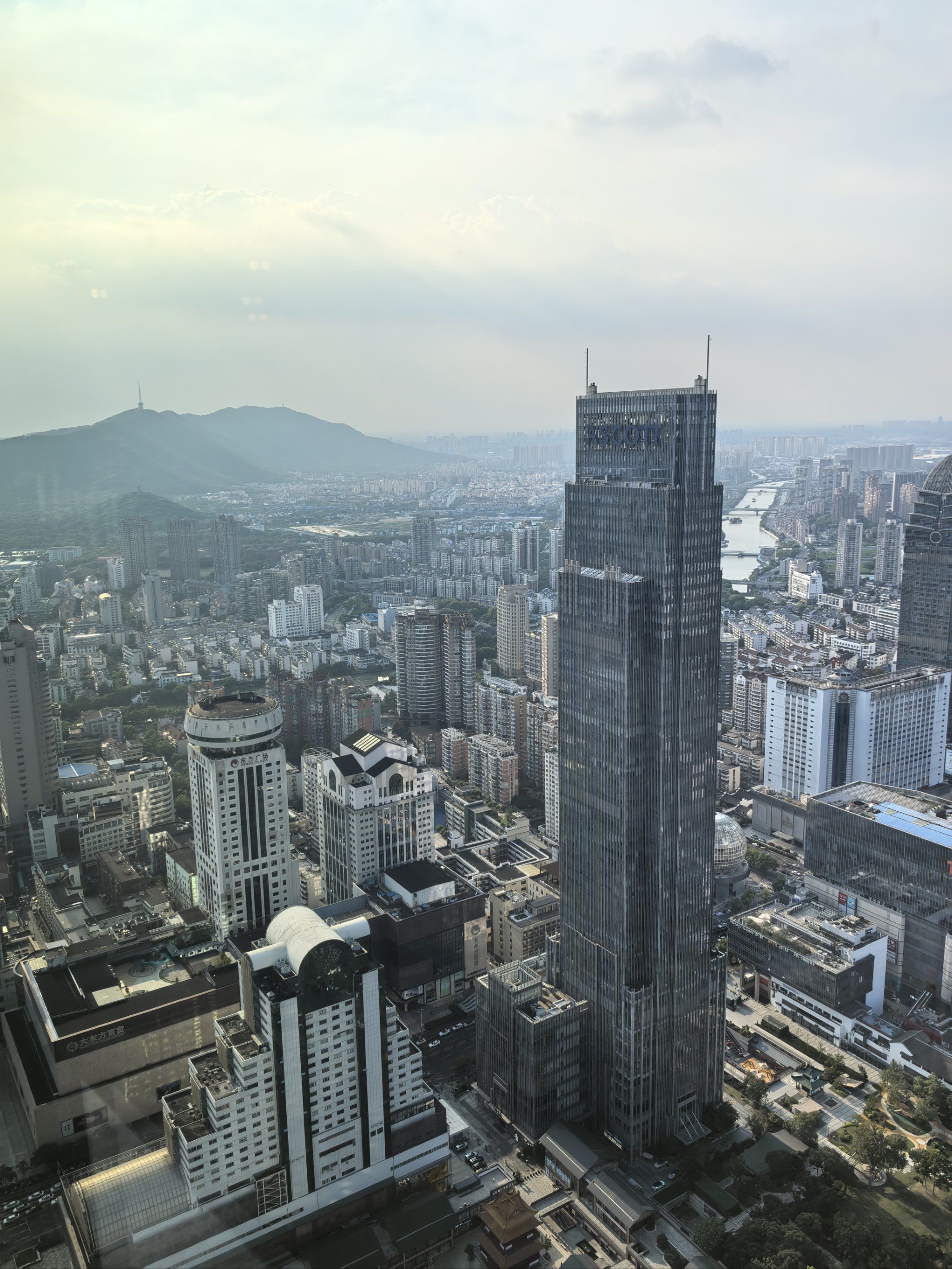 苏宁广场57楼眺望远景